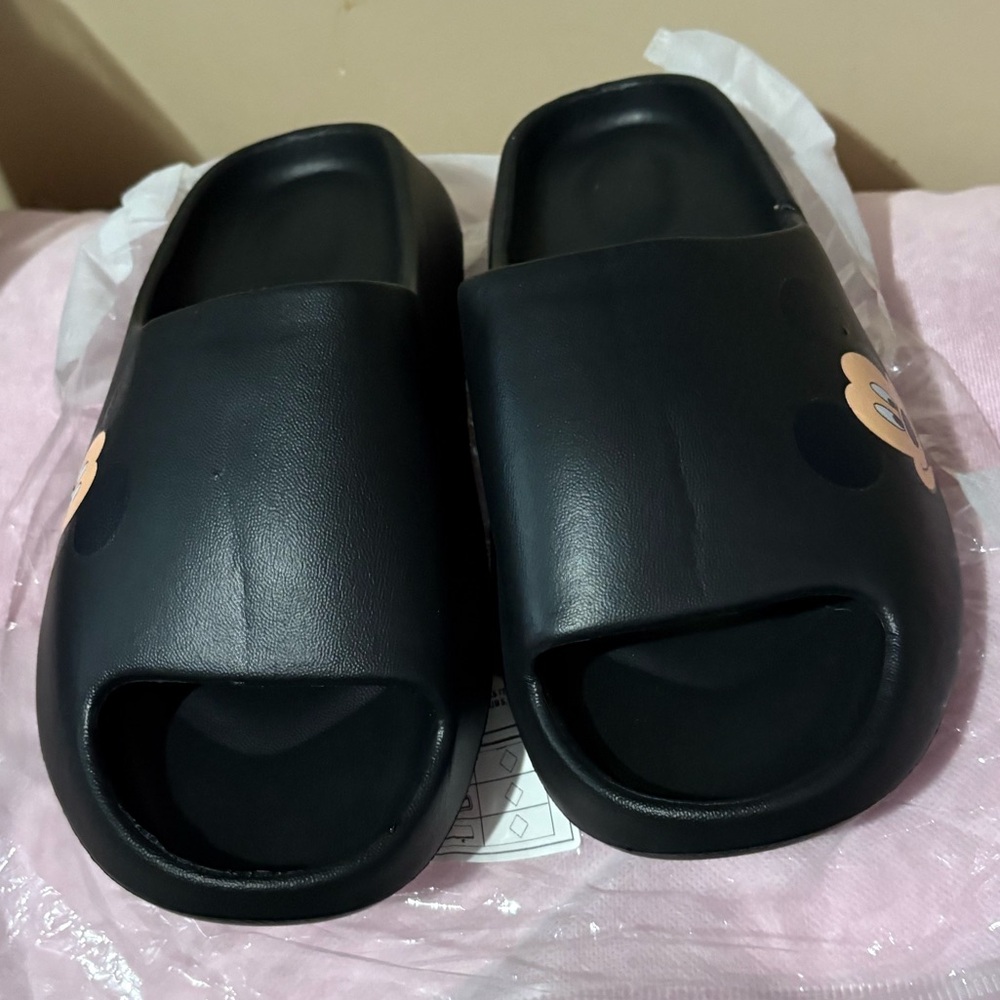 Easter Sale! Mickey Mouse Eva slides women’s 7/8 (38-39) New
